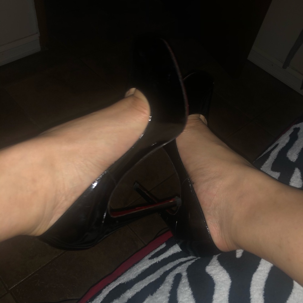 Red bottoms 38.5